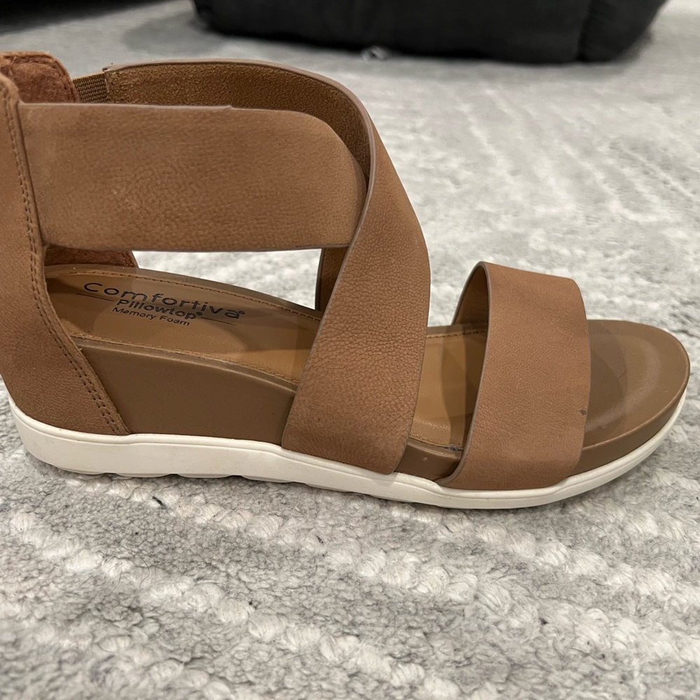 Comfortiva Tan Strappy Sandals